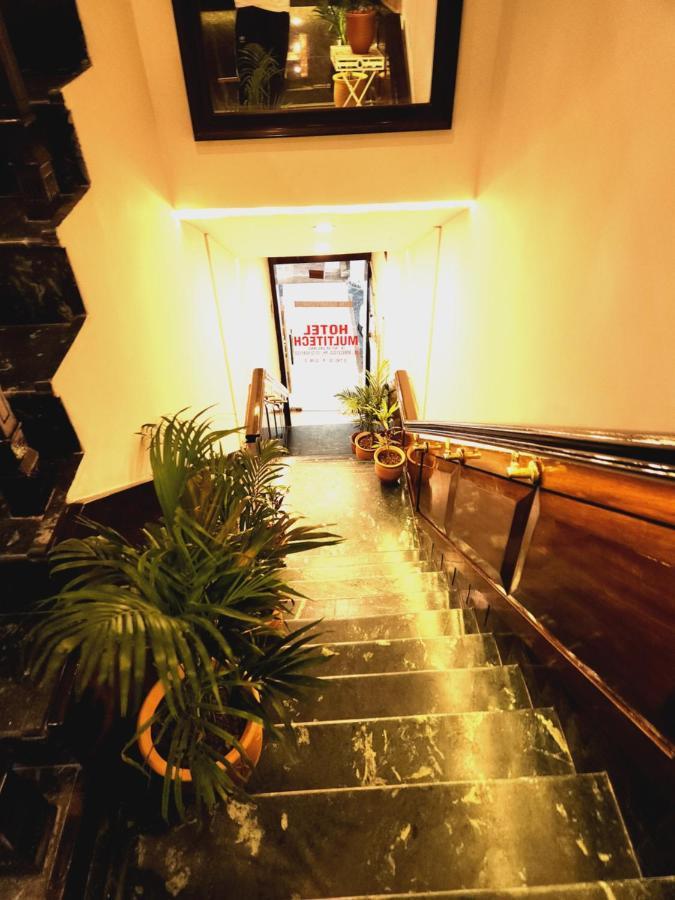 Hotel Multitech Premium Чандигарх Экстерьер фото