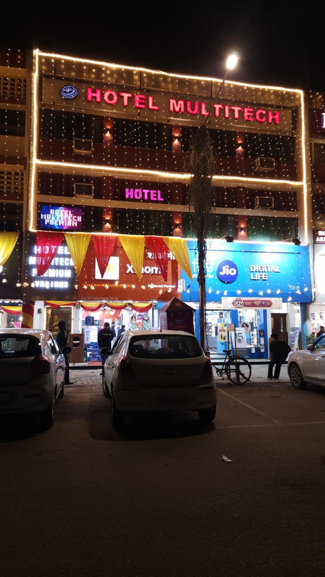 Hotel Multitech Premium Чандигарх Экстерьер фото